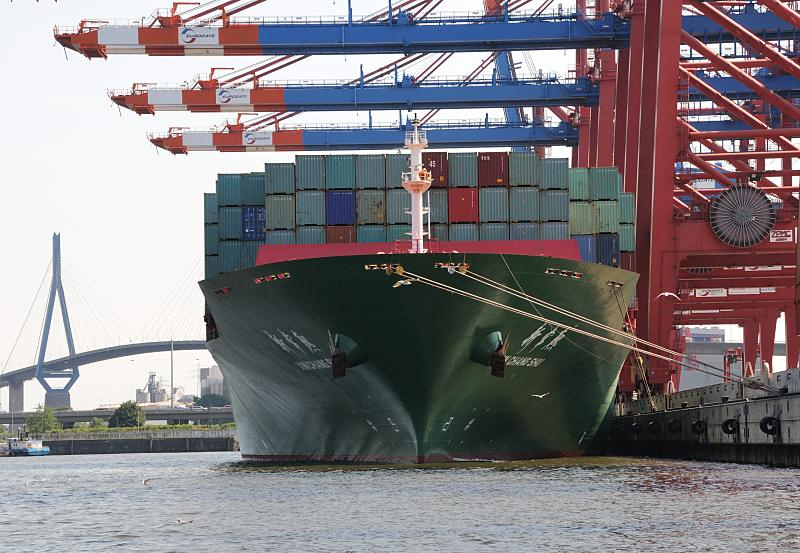 0962 Chinesisches Containervessel XIN CHANG SHU, Terminal EUROGATE | Containerhafen Hamburg - Containerschiffe im Hamburger Hafen